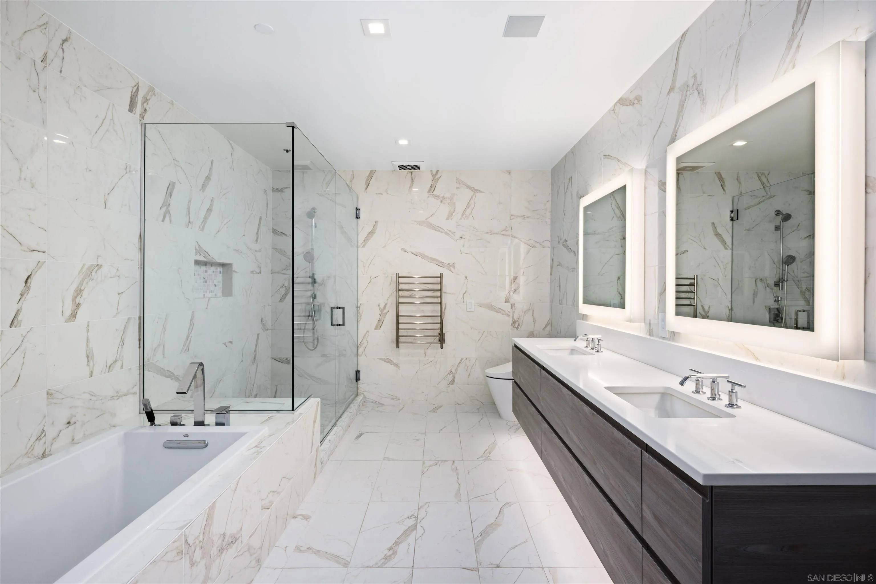 2604 5th Ave Unit 903