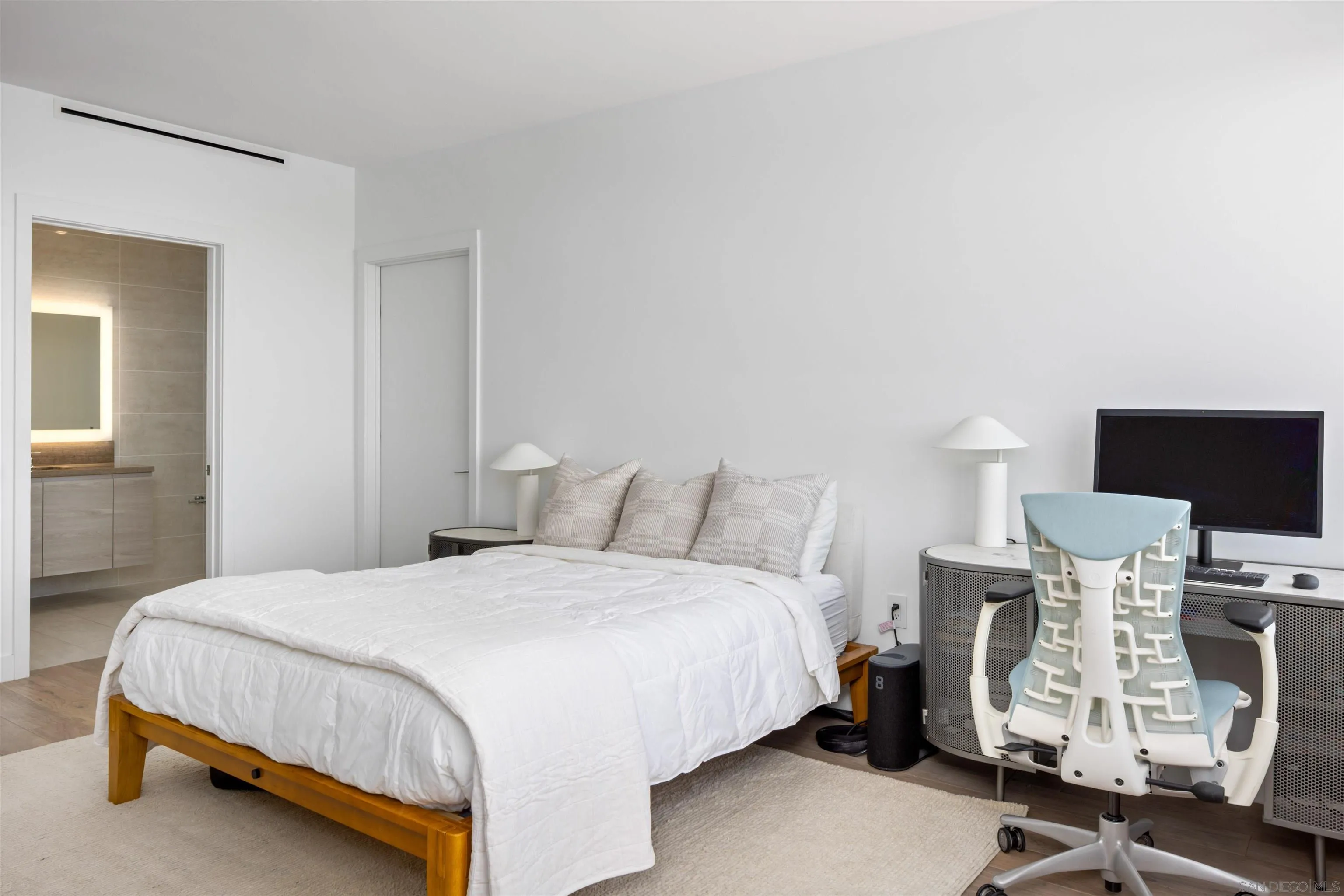 2604 5th Ave Unit 903