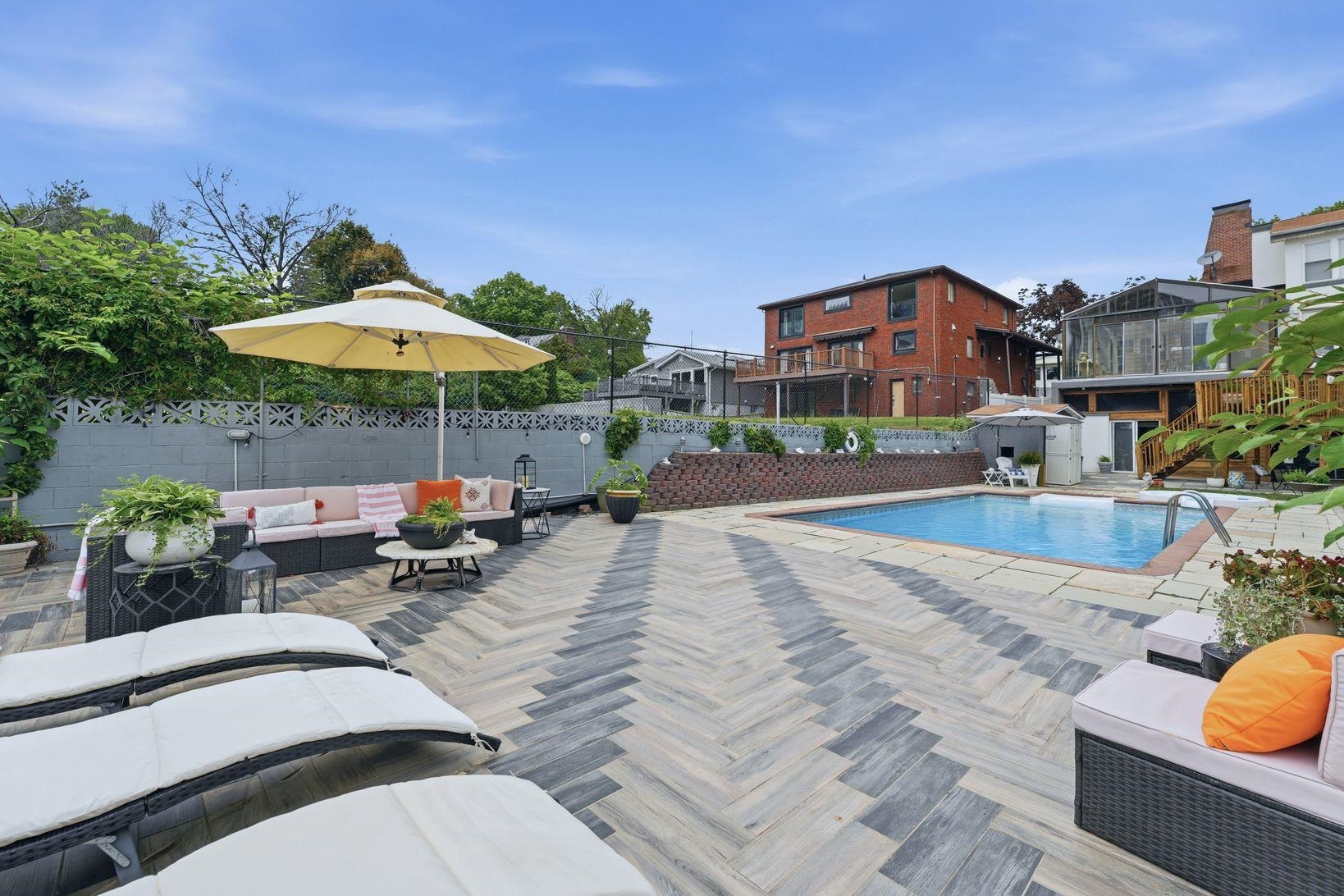23 OVERLOOK AVE