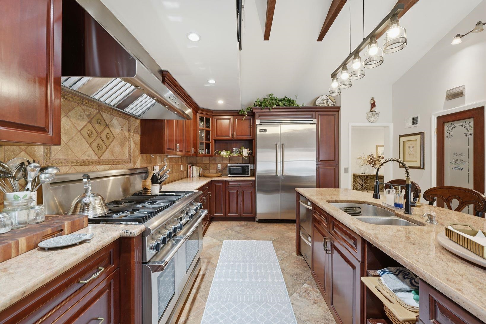 23 OVERLOOK AVE