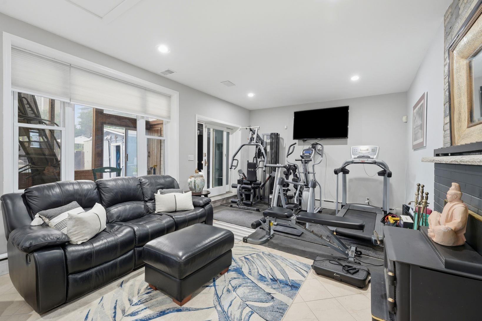 23 OVERLOOK AVE