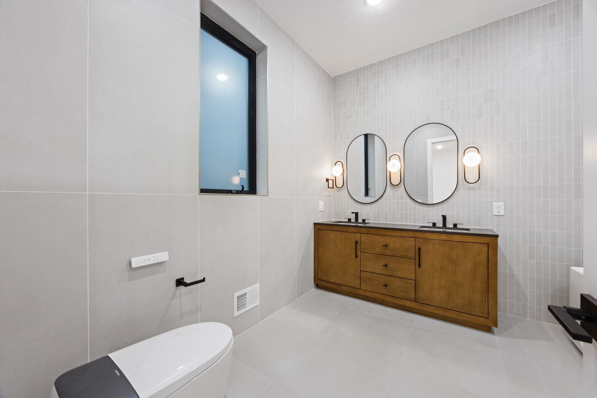 33 GRAHAM ST Unit: 1&3