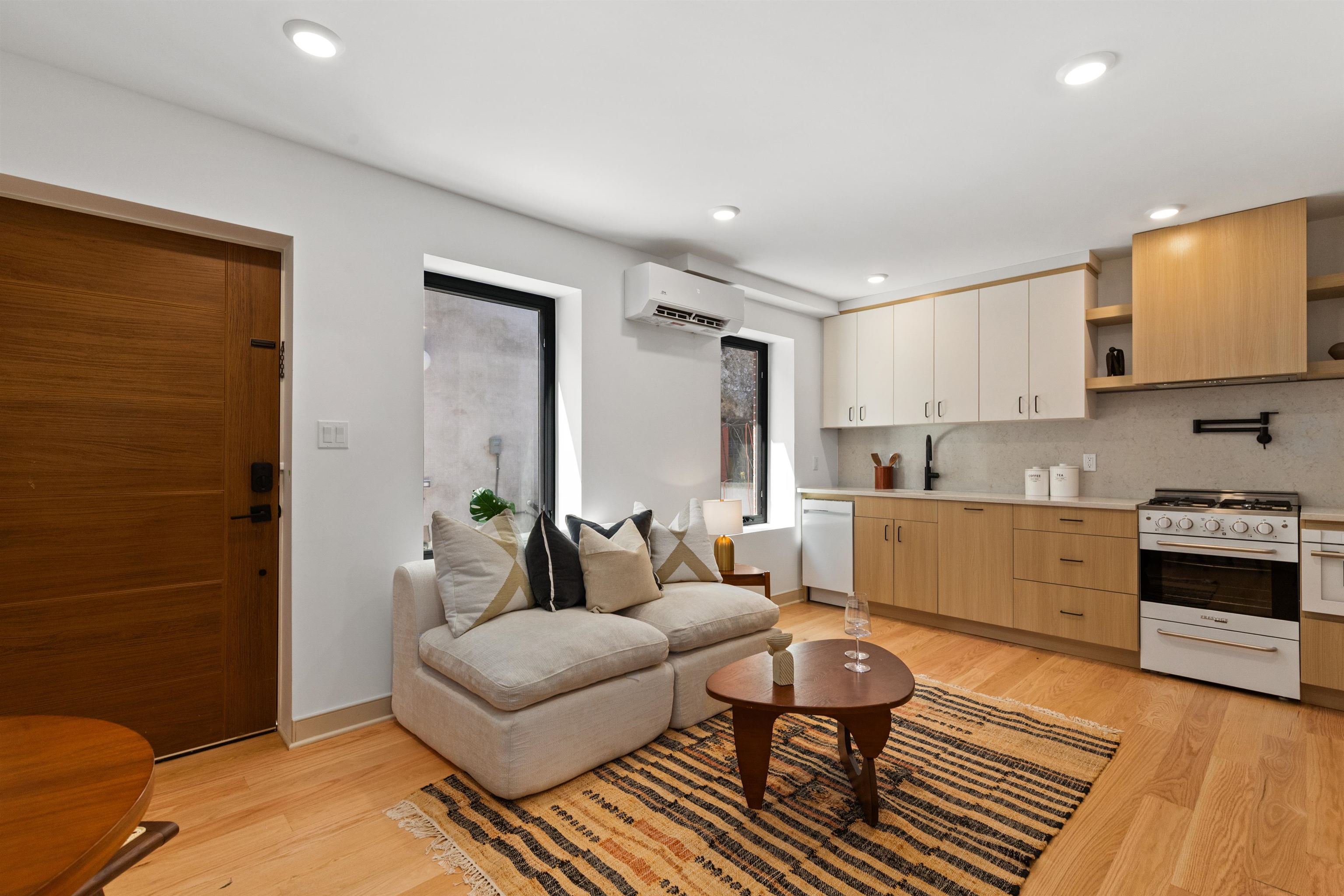 322 PRINCETON AVE Unit: Unit ADU