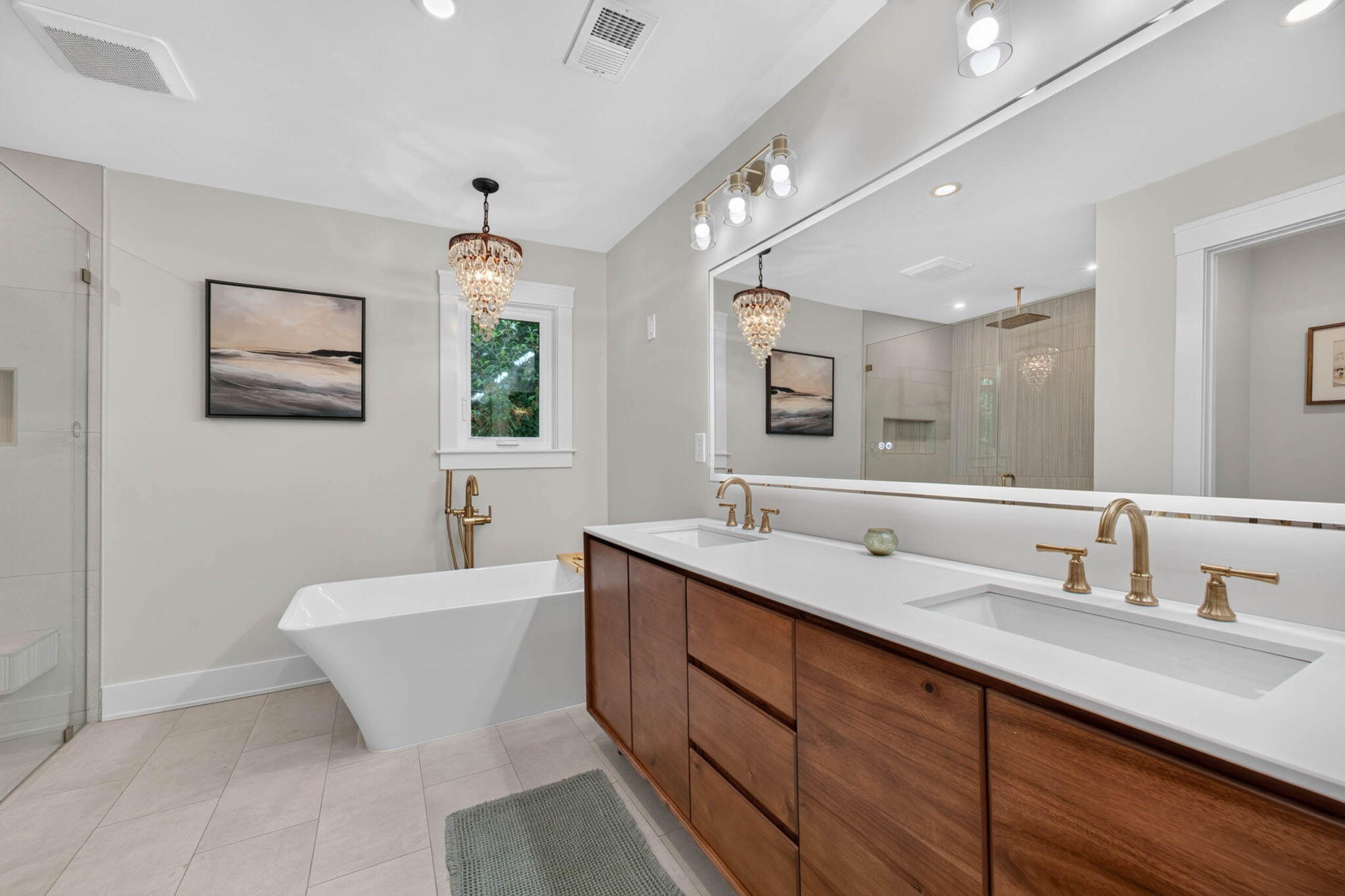 1055 Royalist Road
