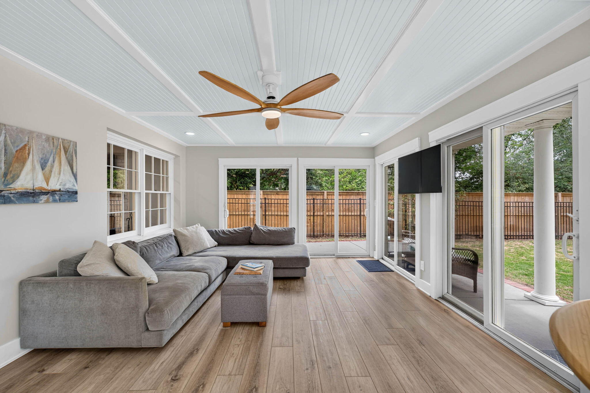 1055 Royalist Road