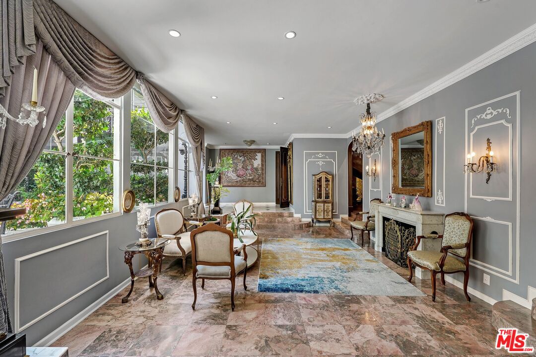 717 N Rodeo Dr