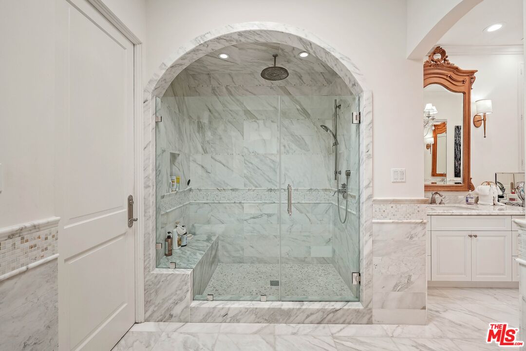 717 N Rodeo Dr