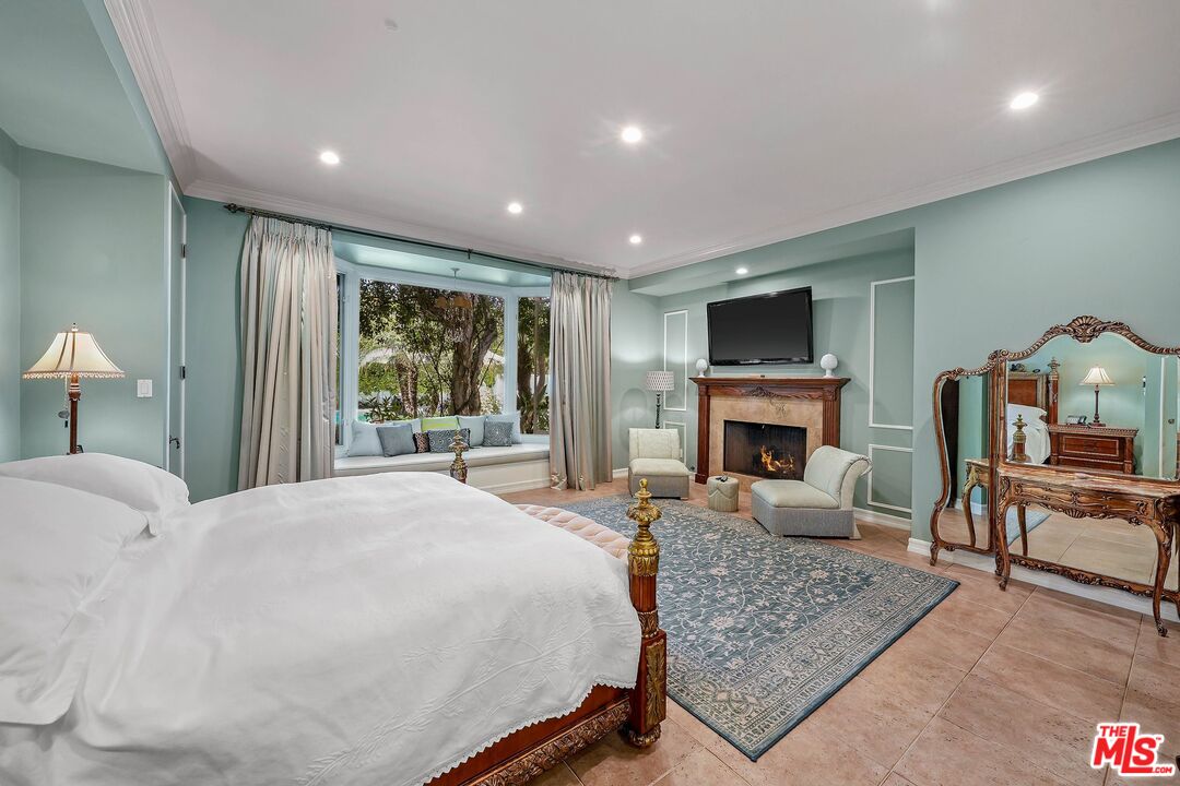 717 N Rodeo Dr