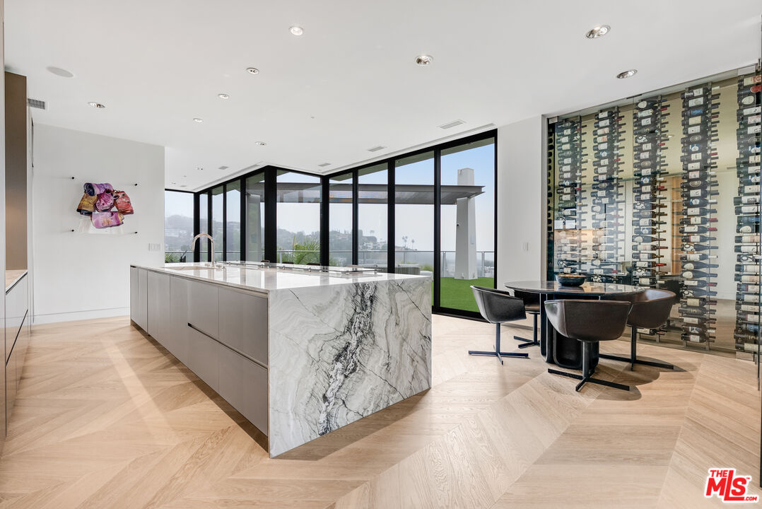 9405 Sierra Mar Pl