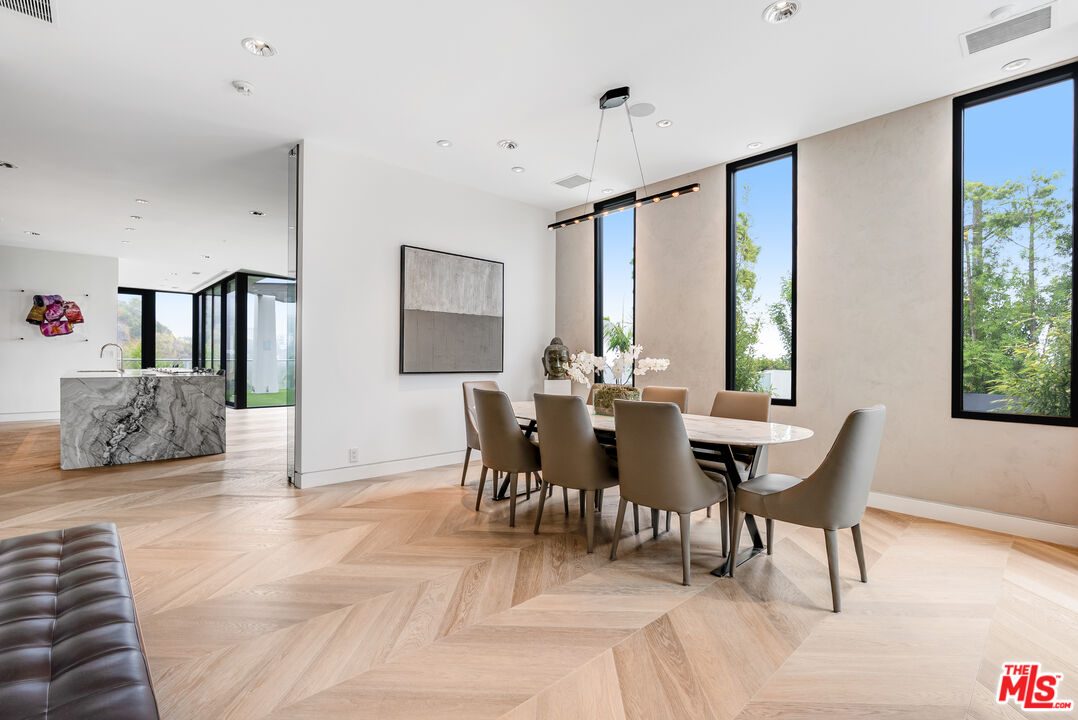 9405 Sierra Mar Pl