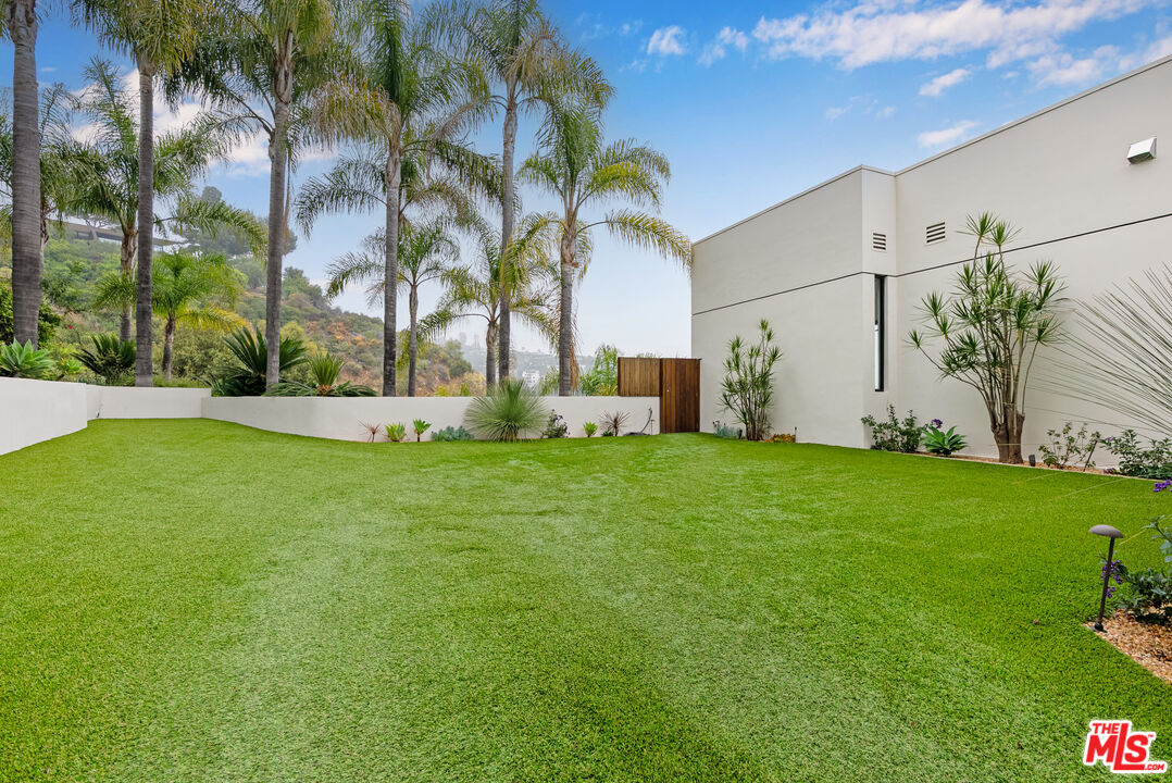9405 Sierra Mar Pl