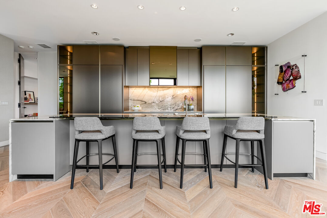 9405 Sierra Mar Pl