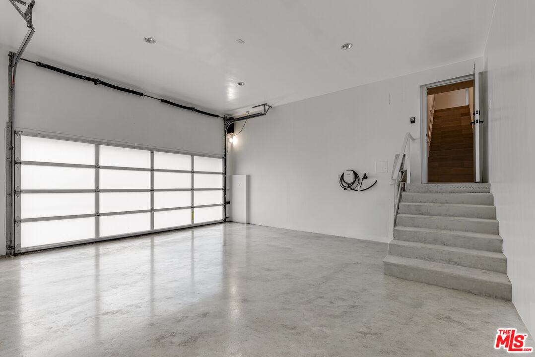 9405 Sierra Mar Pl
