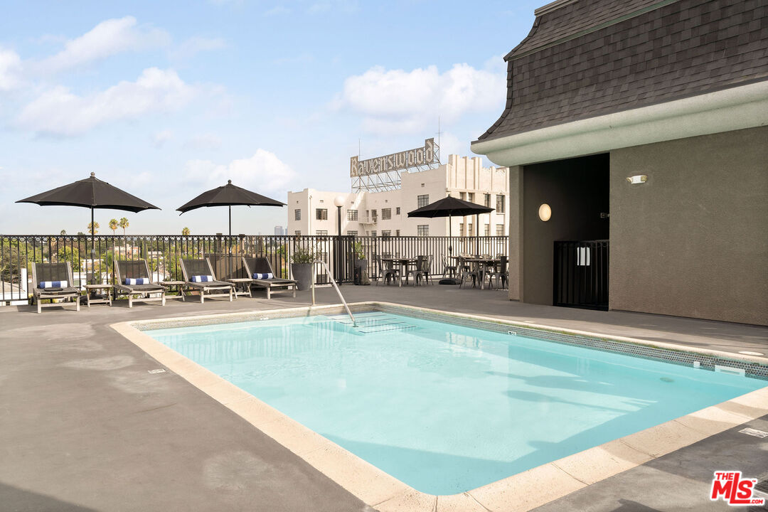 585 N Rossmore Ave Unit: 407