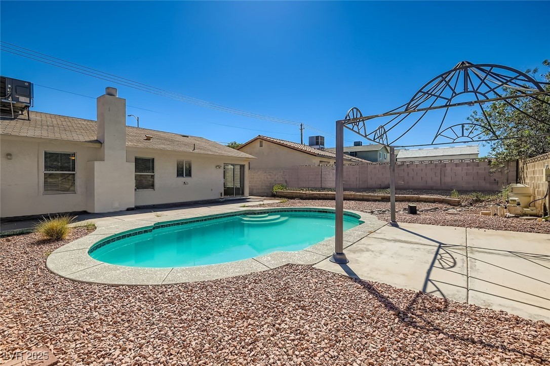 710 Arrowhead Trail