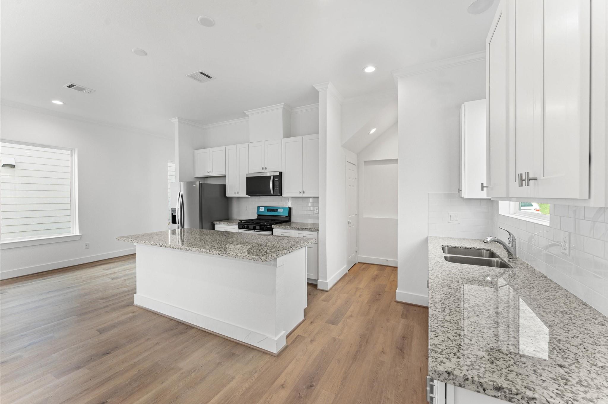 6413 Leopold Star Lane