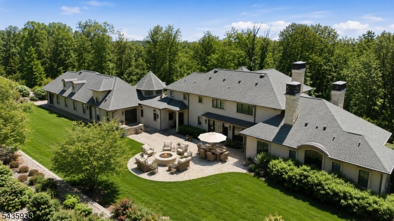 4 MASON HILL ROAD