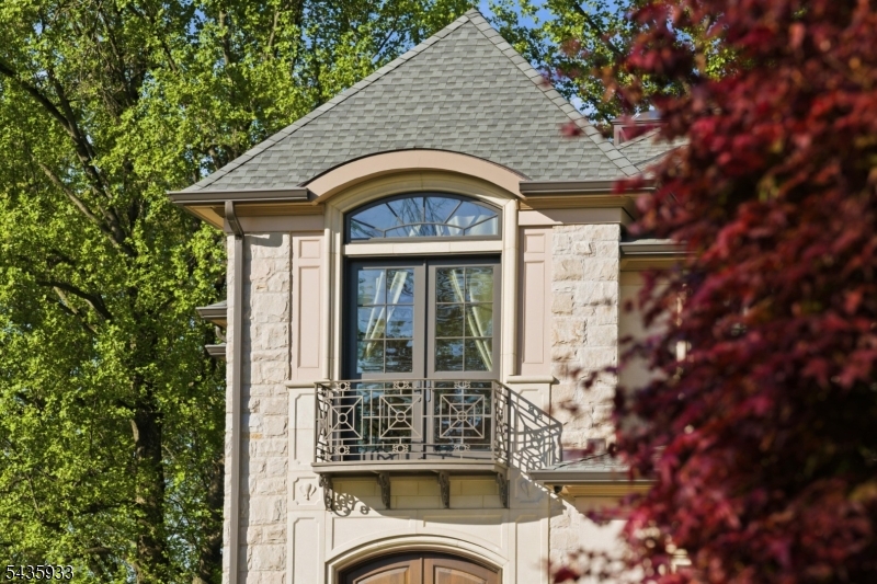 4 MASON HILL ROAD