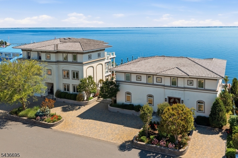 3331-3333 LONG POINT DRIVE