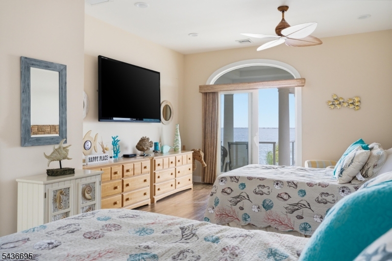 3331-3333 LONG POINT DRIVE