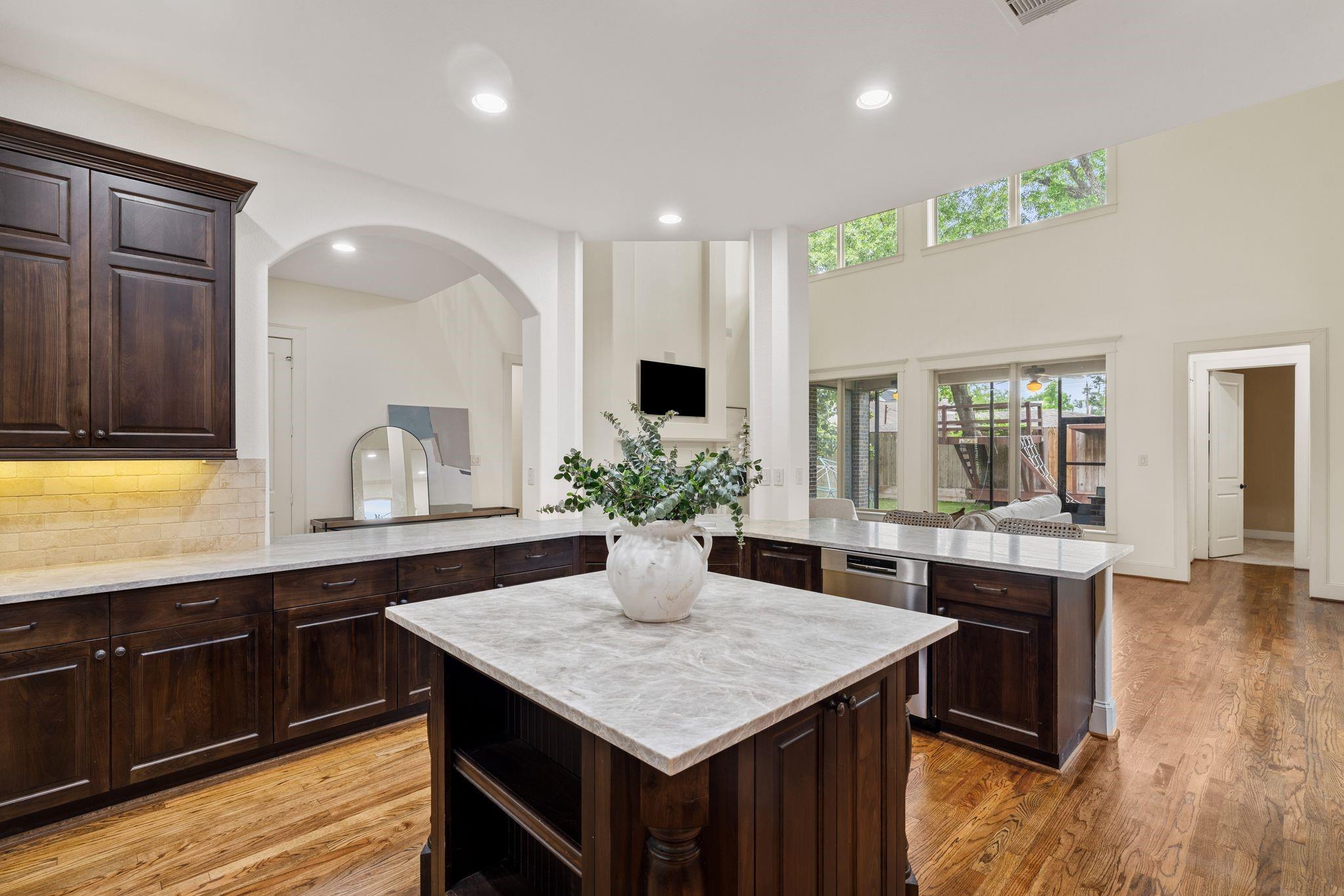 1418 Du Barry Lane