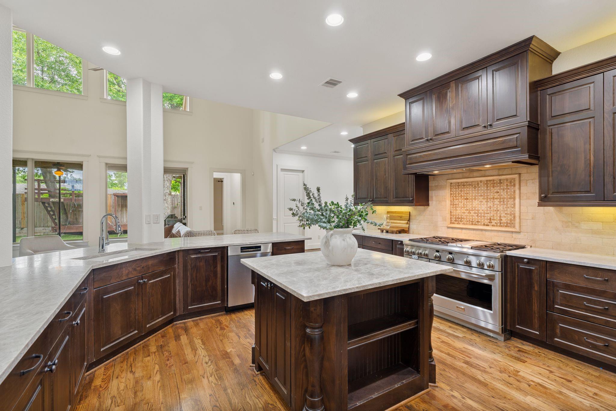 1418 Du Barry Lane