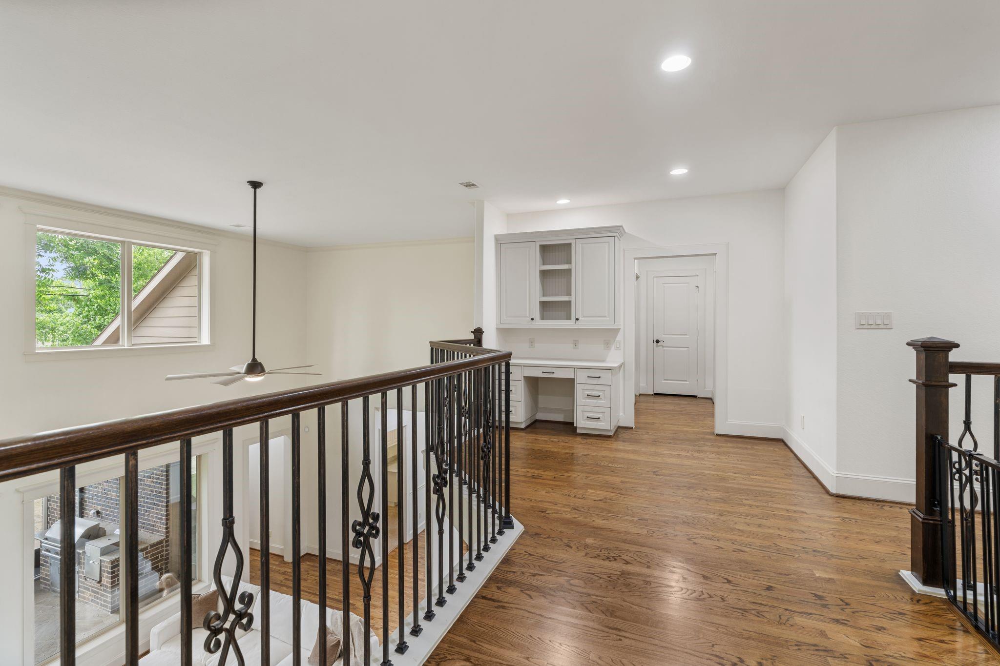 1418 Du Barry Lane