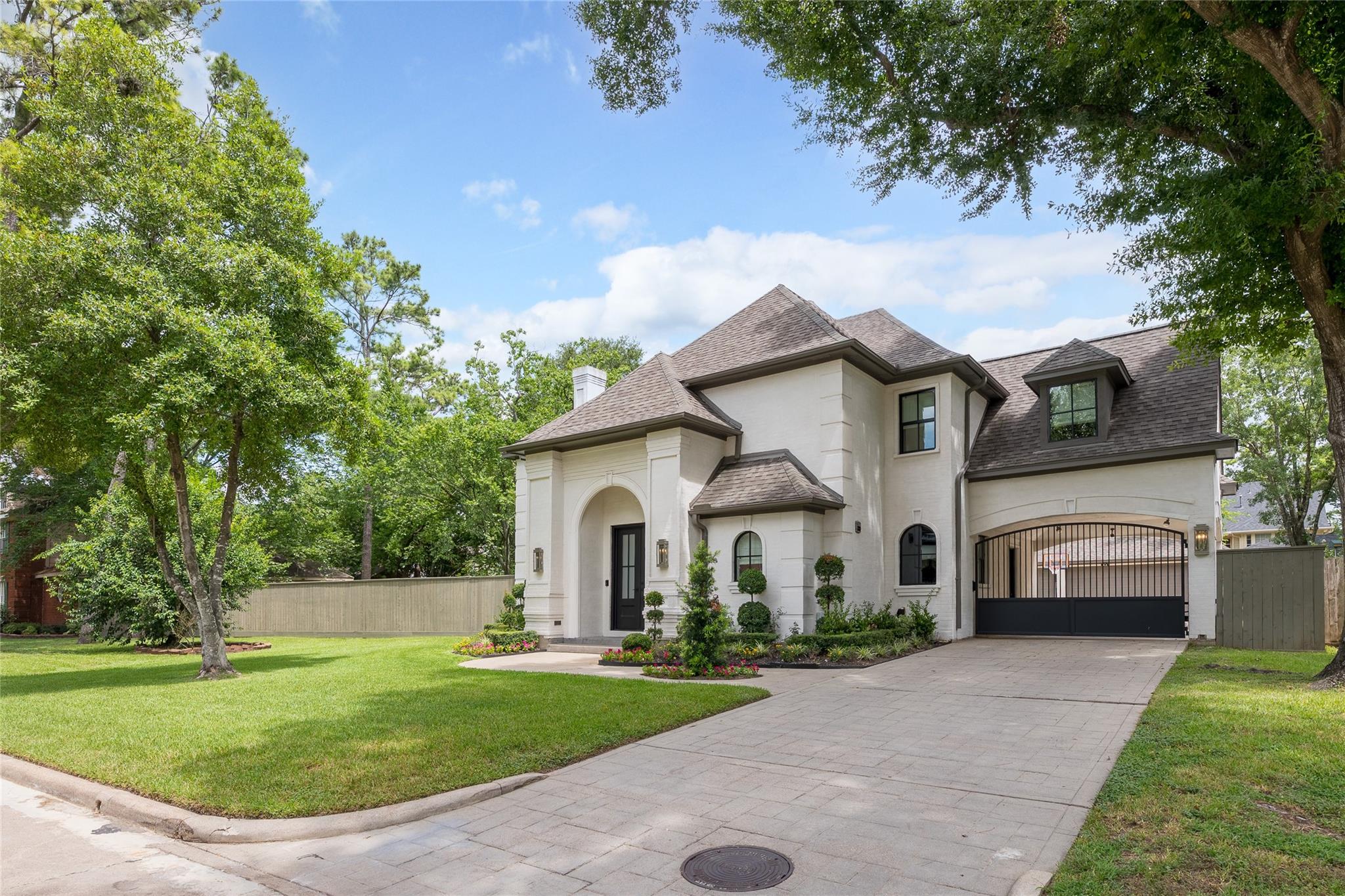 25 Woodsborough Circle