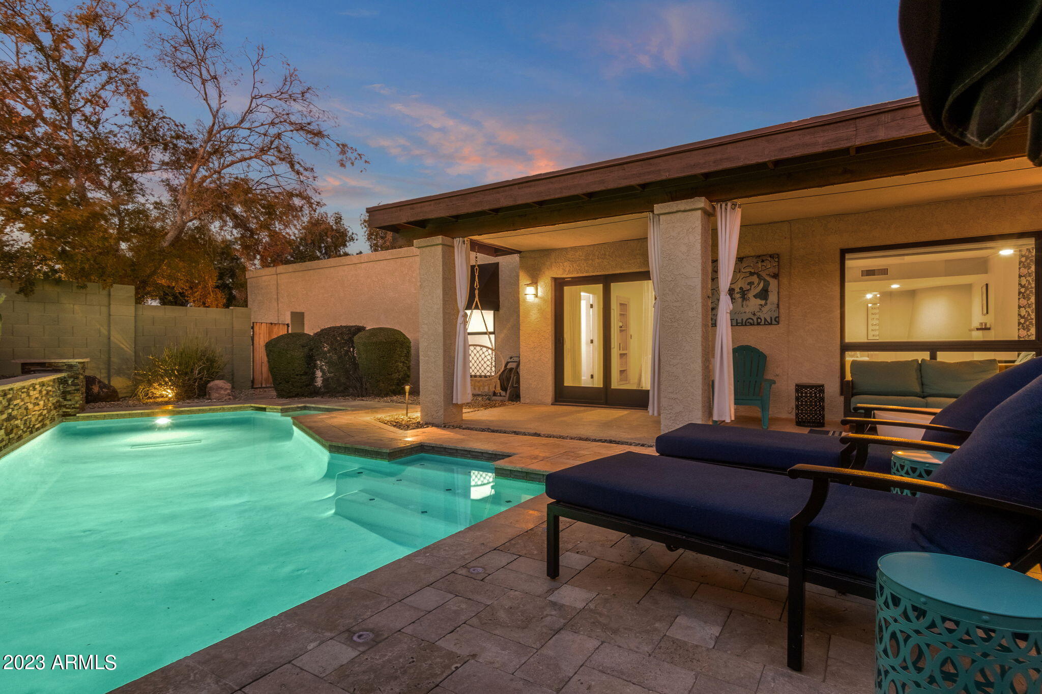 4611 E DESERT Drive