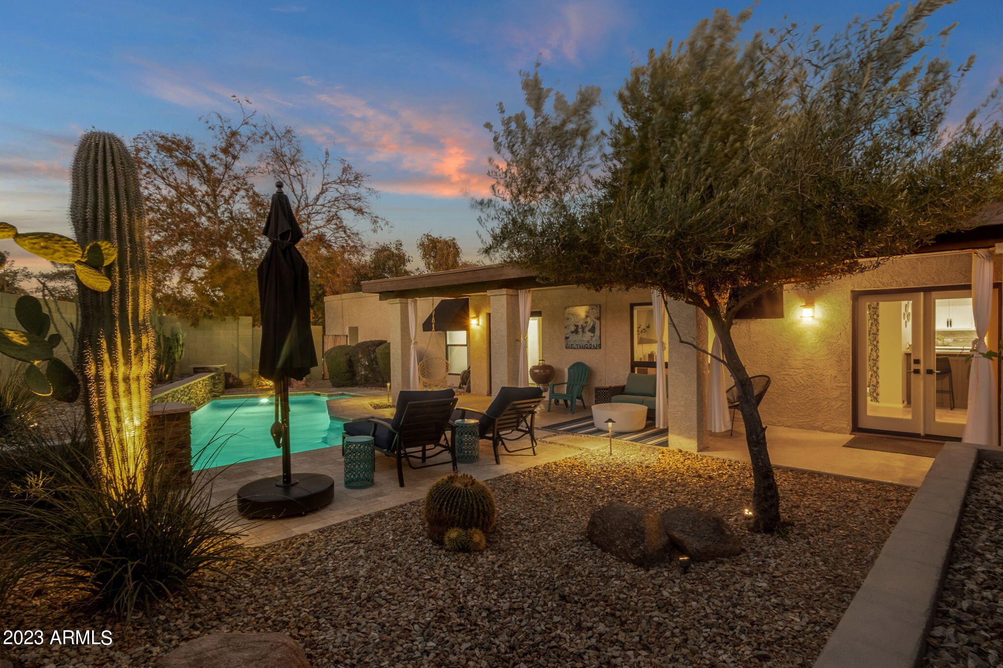 4611 E DESERT Drive