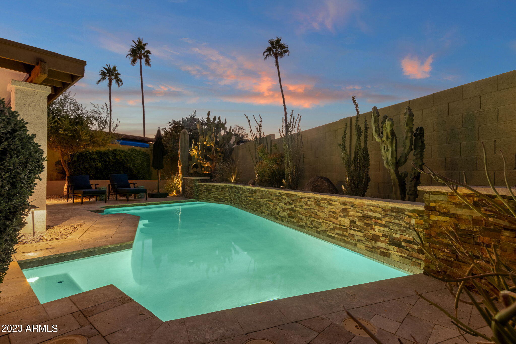 4611 E DESERT Drive