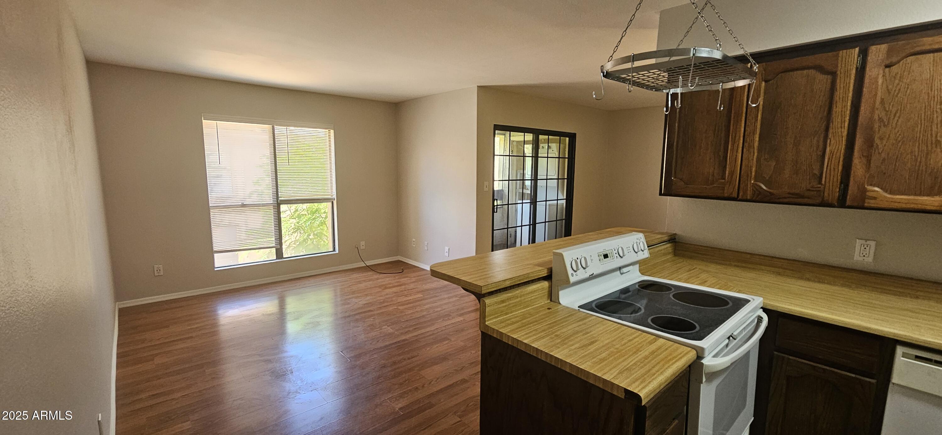 3131 W COCHISE Drive, 256