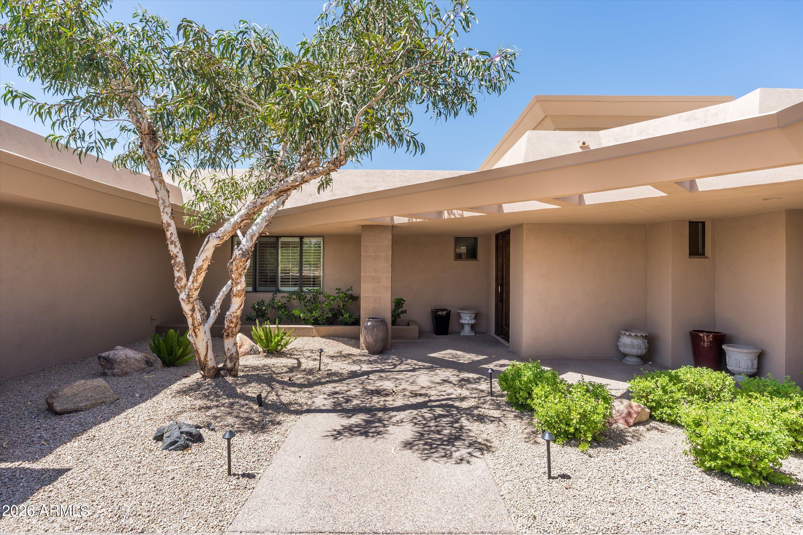 9216 E SKY LINE Drive