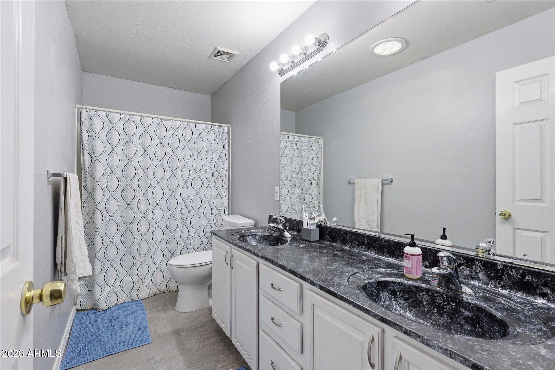 2130 N CYPRESS POINT Way