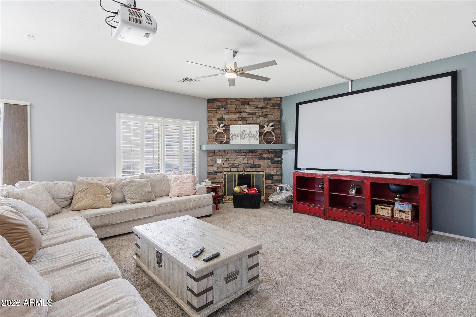 2130 N CYPRESS POINT Way
