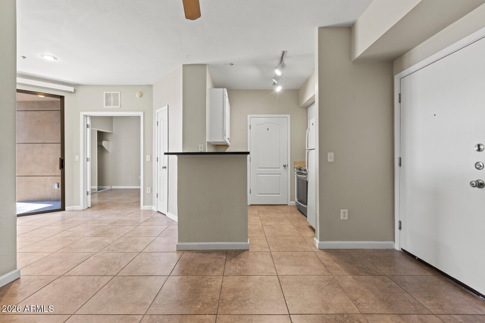 1701 E COLTER Street 147