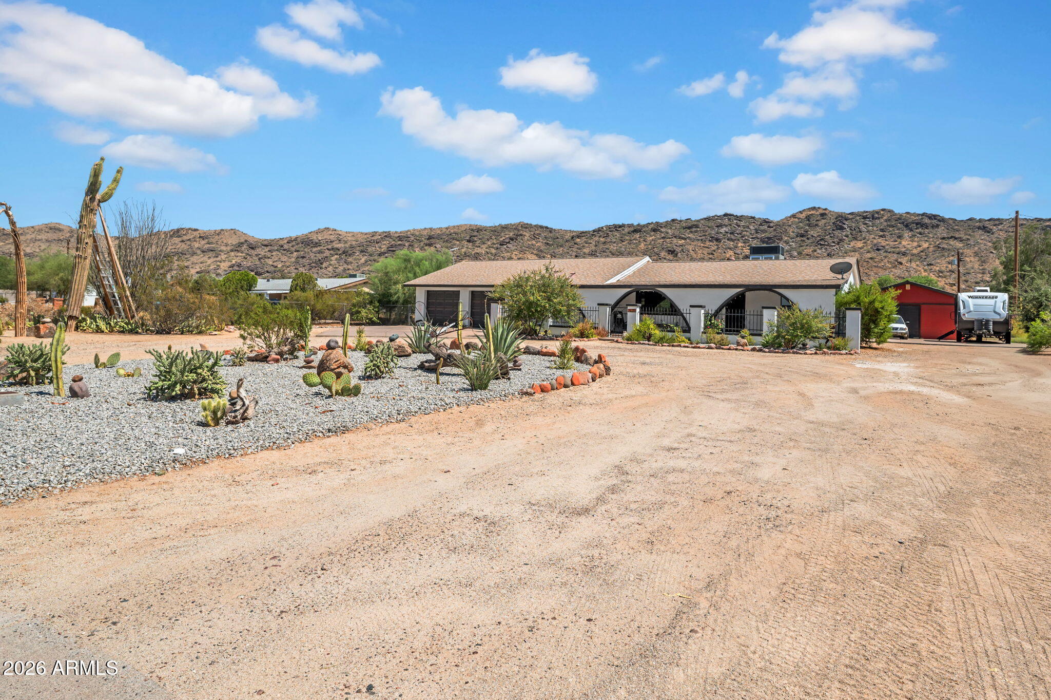 2621 E SOUTH MOUNTAIN Avenue
