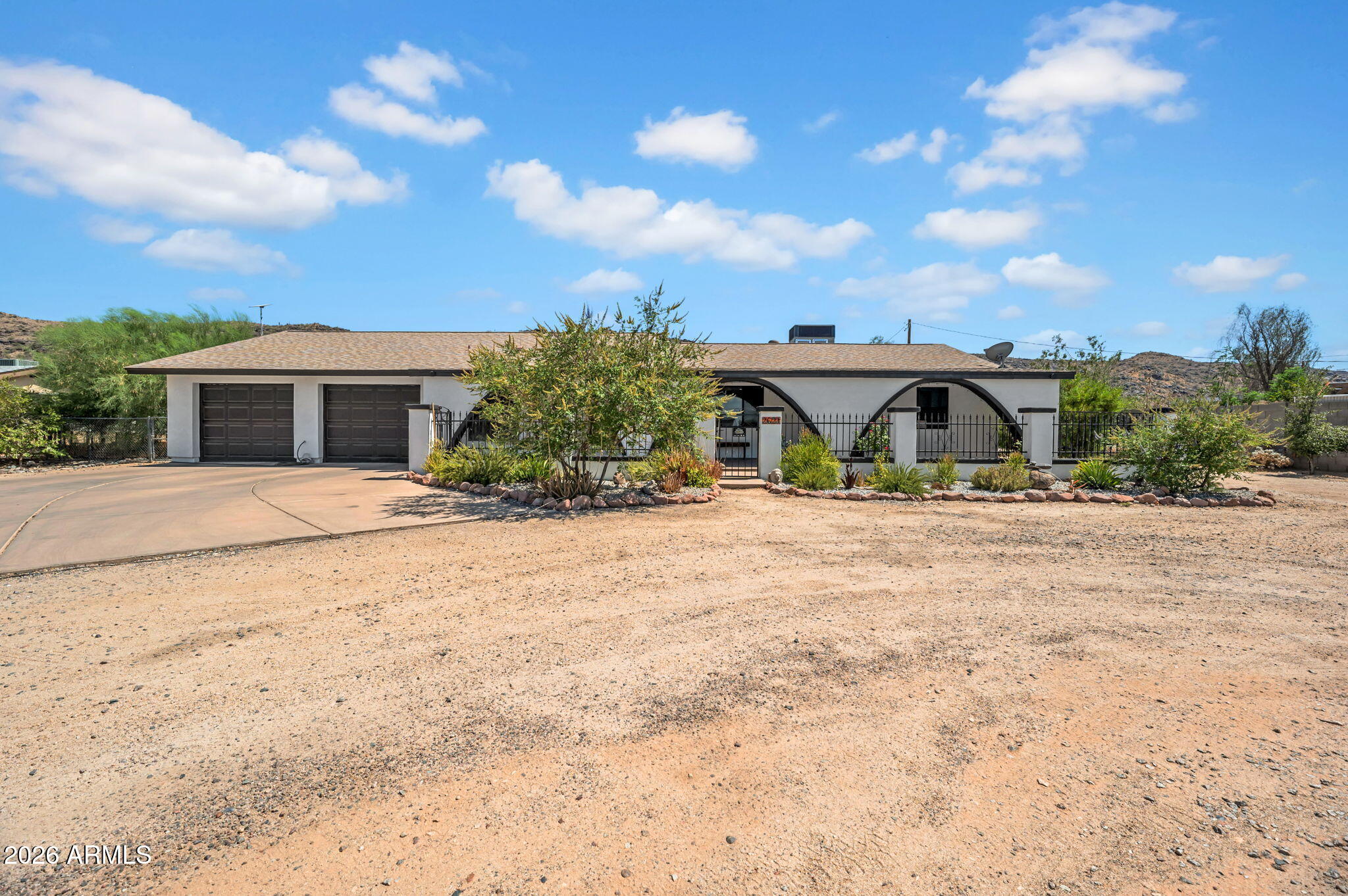 2621 E SOUTH MOUNTAIN Avenue