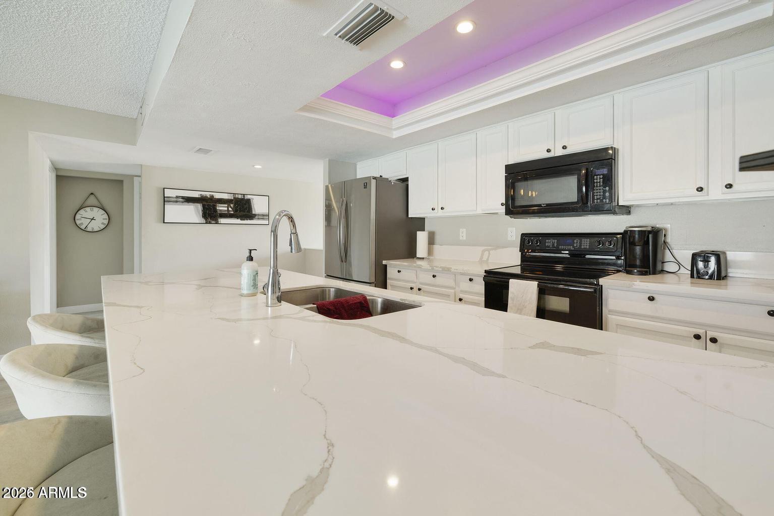 1732 E HERMOSA Drive
