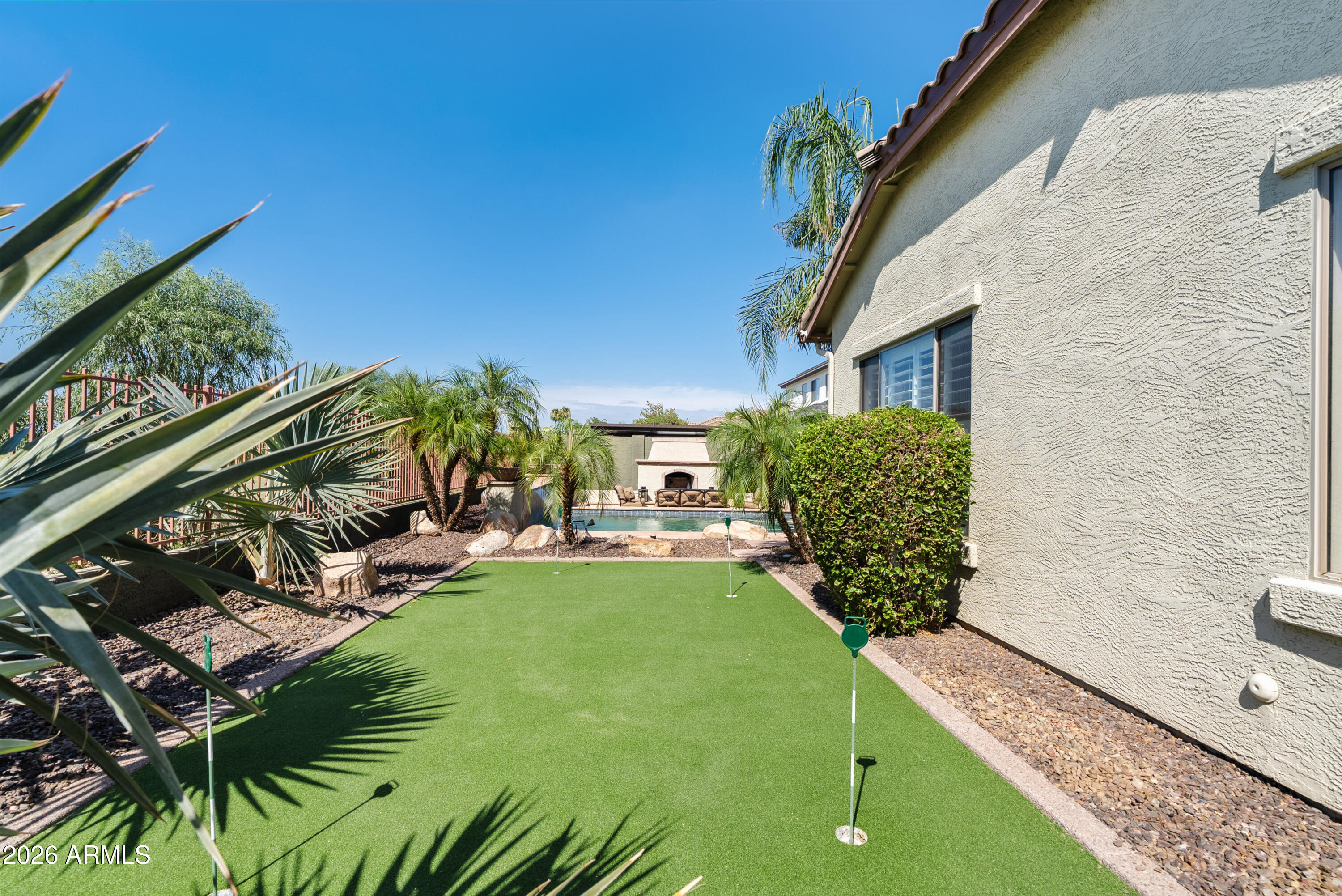 4064 E CLUBVIEW Drive