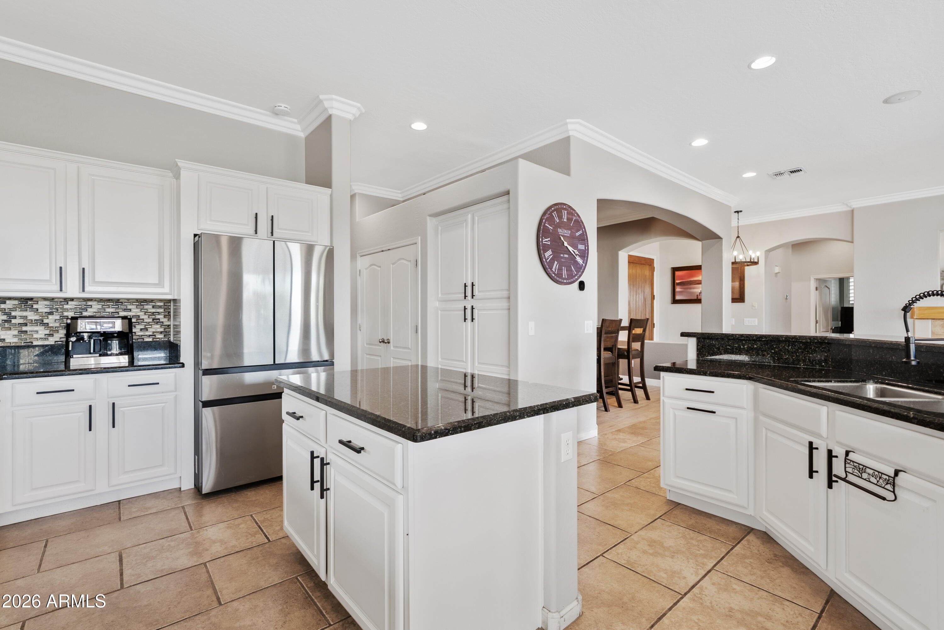 4064 E CLUBVIEW Drive