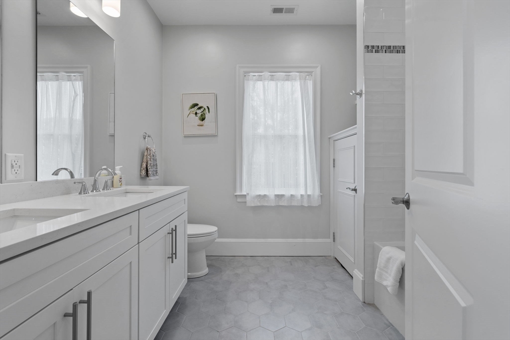 4 Coyne Road # 4