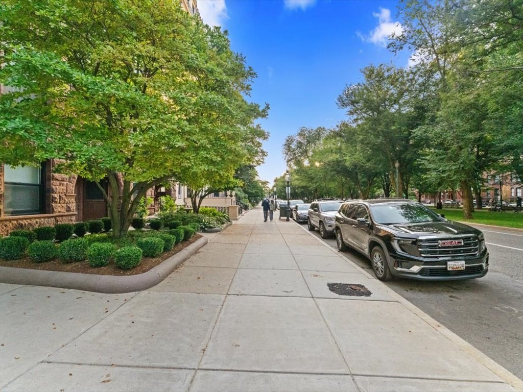 176 Commonwealth