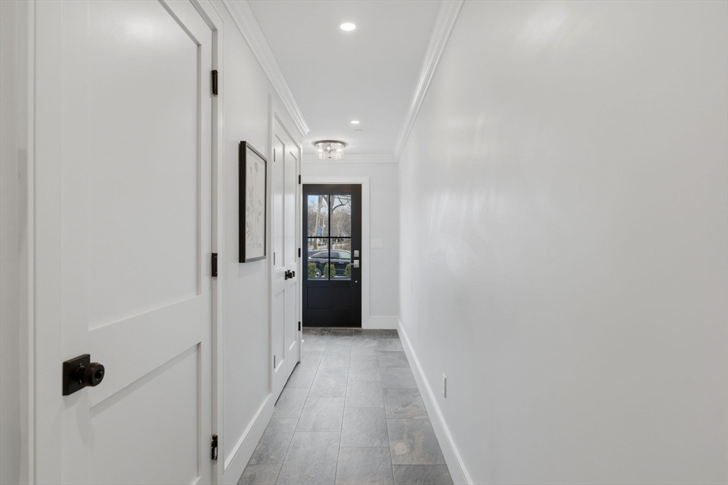 33 Chestnut St # 2