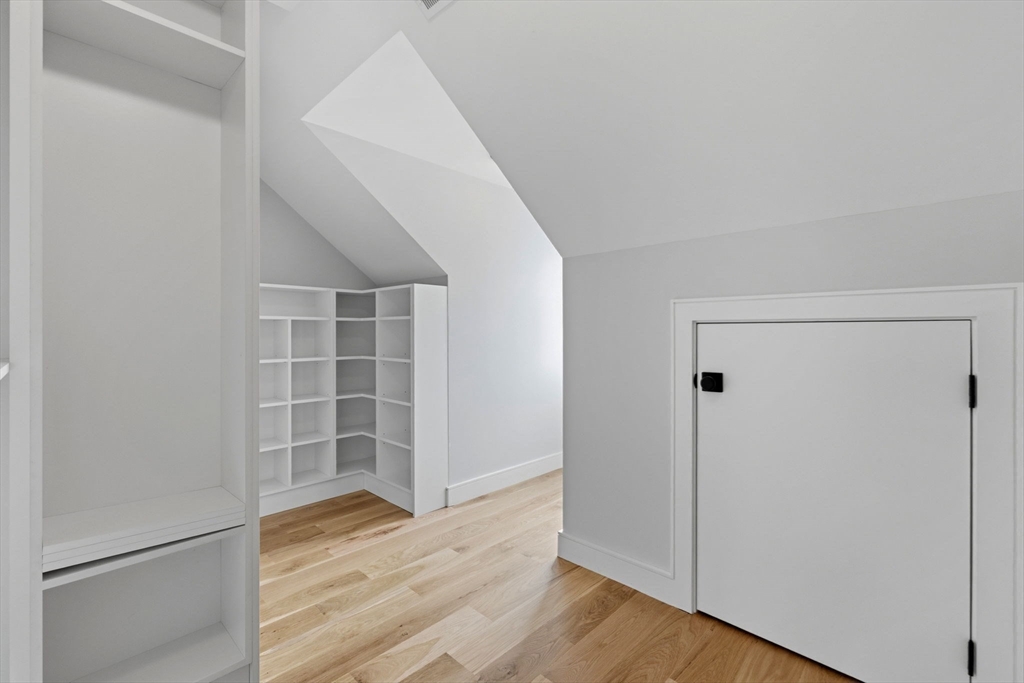 33 Chestnut St # 2