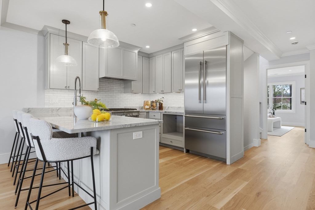 33 Chestnut St # 2