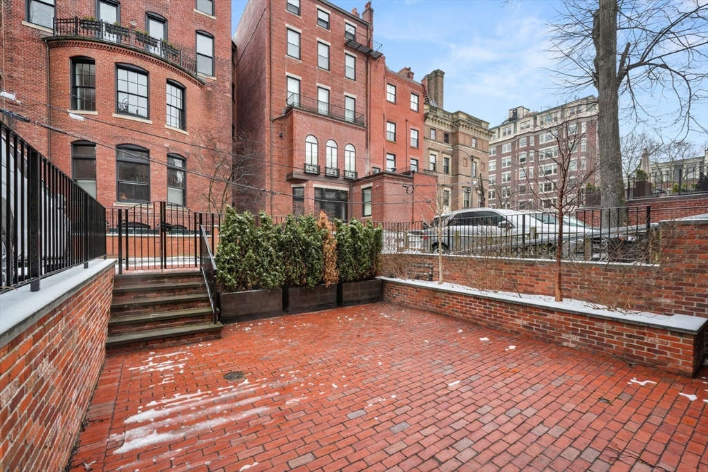 352 Marlborough St