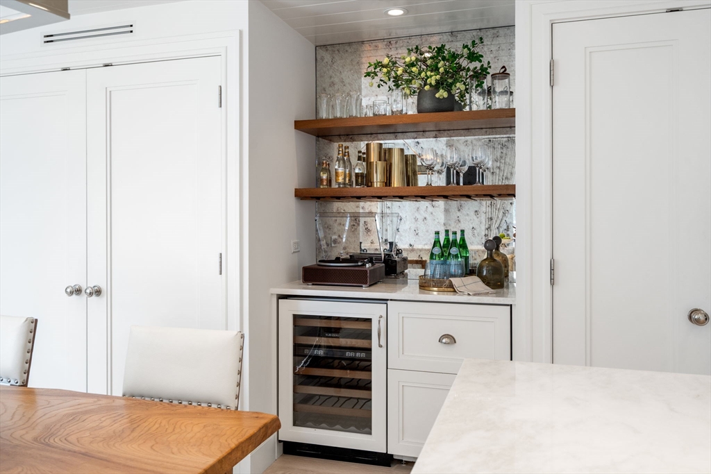 50 Battery Street Unit: 401/501