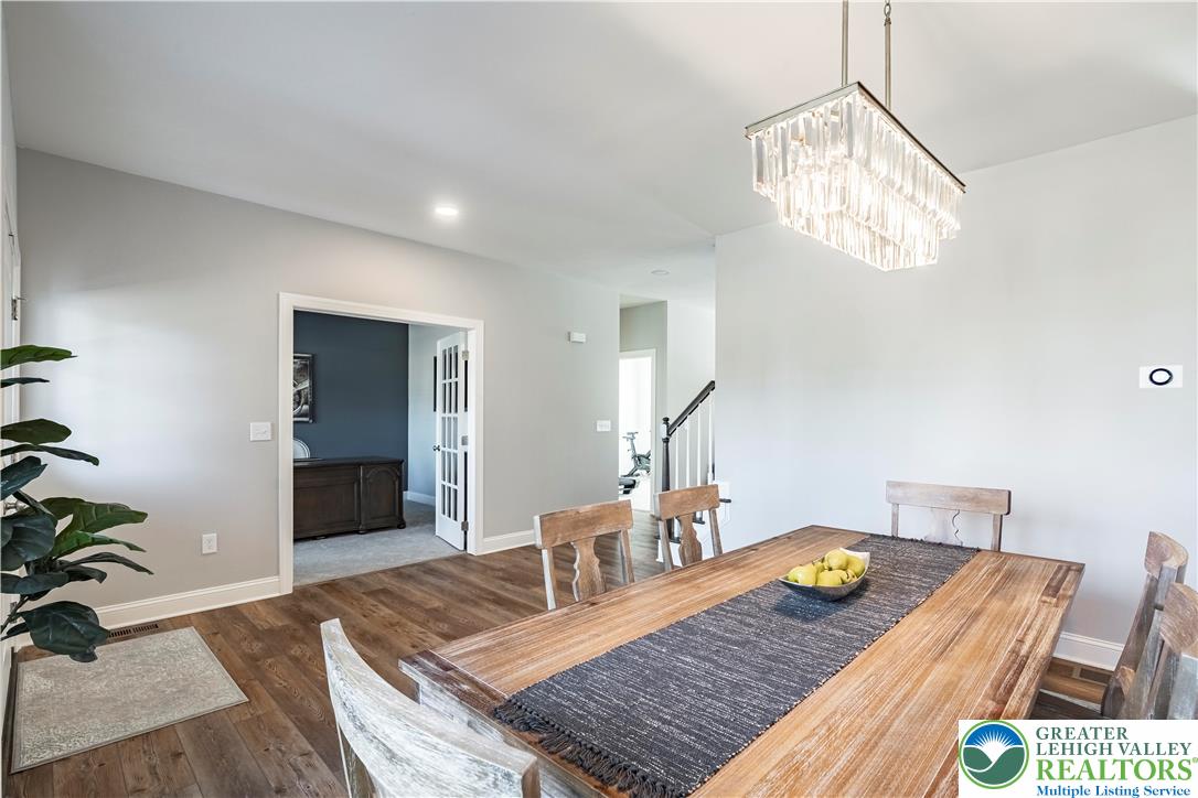 2638 Hollow View Drive