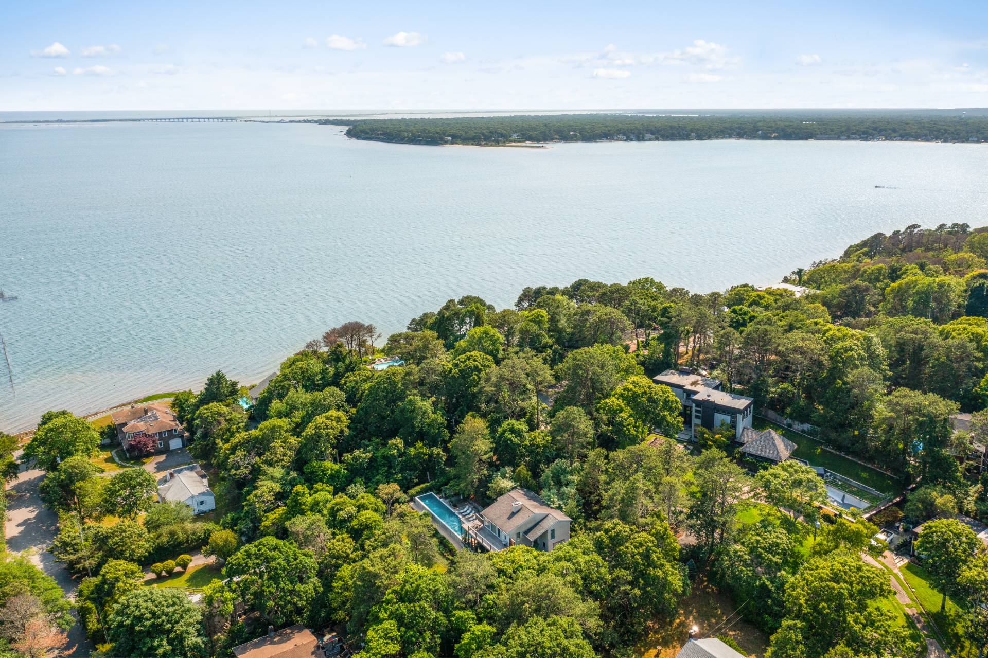 22 HAWTHORNE RD